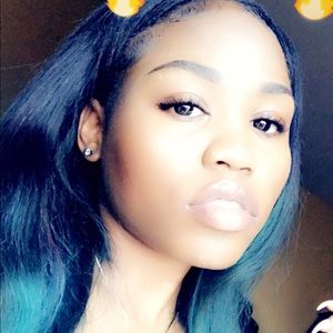 Meet your Posher, Nia-kiona